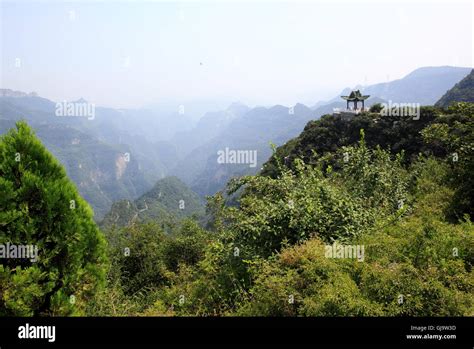 雲臺山和泰山哪個高?其實兩者皆為中國著名的名山，各有千秋。